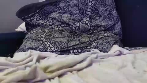 lukabar84 online show from December 24, 2024, 9:55 pm