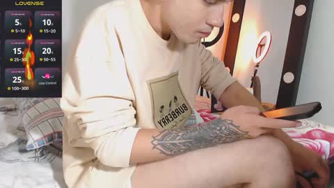 Snapshot of lukarizzox chatting on April 20, 2026, 7:33 am Lukarizzox independent model online show from April 20, 2026, 7:33 am