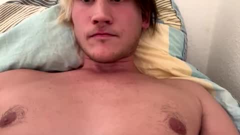 Snapshot of lukas150300 chatting on November 3, 2025, 10:10 pm Lukas online show from November 3, 2025, 10:10 pm