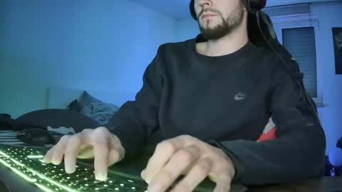 Snapshot of lukasschoetz chatting on March 30, 2026, 7:04 pm lukasschoetz online show from March 30, 2026, 7:04 pm