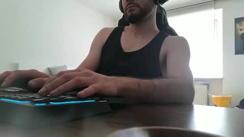 Snapshot of lukasschoetz chatting on April 24, 2026, 11:23 am lukasschoetz online show from April 24, 2026, 11:23 am
