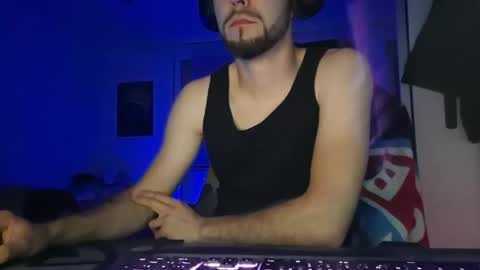 Snapshot of lukasschoetz chatting on May 4, 2026, 7:10 pm lukasschoetz online show from May 4, 2026, 7:10 pm