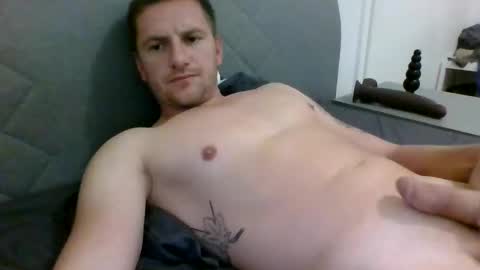 Snapshot of luke66a chatting on October 16, 2025, 4:30 pm luke66a online show from October 16, 2025, 4:30 pm