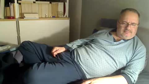 luke7634 online show from December 28, 2024, 10:23 pm