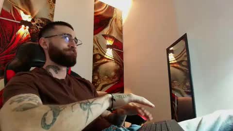 LUKE online show from October 6, 2025, 1:19 pm