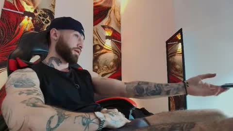 LUKE online show from November 25, 2025, 1:22 pm