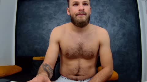 Snapshot of luke_eddison chatting on February 3, 2025, 8:02 am Luke online show from February 3, 2025, 8:02 am