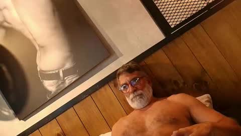 Luke Crews online show from January 28, 2025, 2:32 am