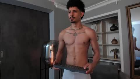 Snapshot of lukeetaylor_ chatting on October 16, 2025, 10:27 am Luke Taylor online show from October 16, 2025, 10:27 am