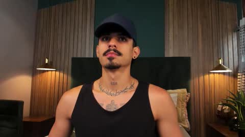 Snapshot of lukeetaylor_ chatting on November 6, 2025, 11:44 am Luke Taylor online show from November 6, 2025, 11:44 am