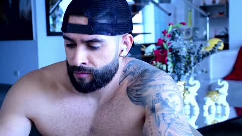 Snapshot of lukhass chatting on February 7, 2025, 7:59 pm Lukhas f4f online show from February 7, 2025, 7:59 pm