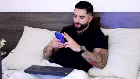 Snapshot of lukhass chatting on October 19, 2025, 12:11 am Lukhas f4f online show from October 19, 2025, 12:11 am