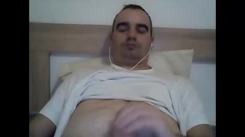 Snapshot of lukixxxx chatting on January 14, 2026, 6:46 pm lukixxxx online show from January 14, 2026, 6:46 pm