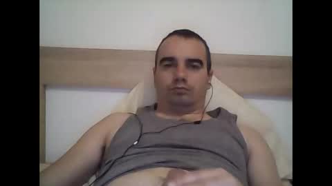 Snapshot of lukixxxx chatting on February 1, 2026, 6:28 pm lukixxxx online show from February 1, 2026, 6:28 pm