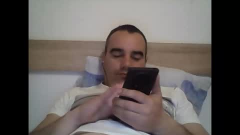 Snapshot of lukixxxx chatting on February 16, 2026, 7:32 pm lukixxxx online show from February 16, 2026, 7:32 pm