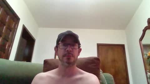 Snapshot of lukz88bigcock chatting on February 12, 2026, 12:38 am Luke online show from February 12, 2026, 12:38 am