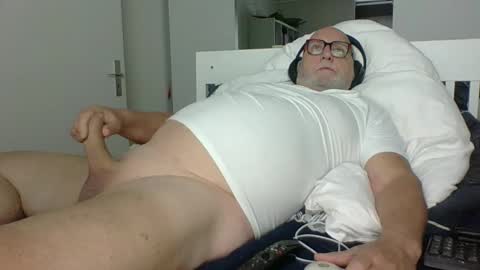 luley58 online show from September 18, 2025, 3:52 am