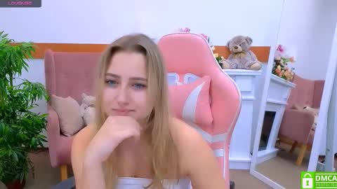 Lily online show from October 14, 2025, 2:29 pm