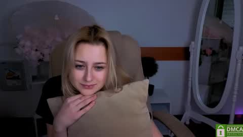 Lily online show from February 4, 2026, 9:53 pm