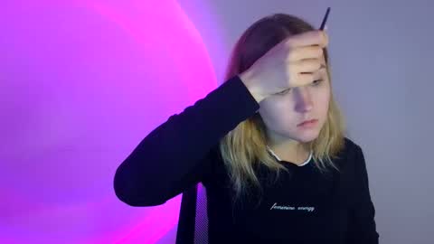 Lulu Baby18 online show from September 29, 2025, 10:09 am