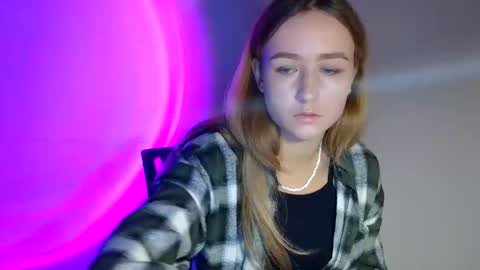 Lulu Baby18 online show from October 12, 2025, 7:07 am