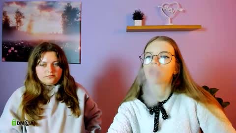 Snapshot of lulu_fly_ chatting on October 15, 2025, 9:09 am lulu_fly_ online show from October 15, 2025, 9:09 am