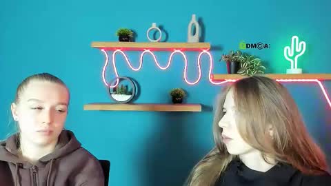 Snapshot of lulu_fly_ chatting on October 17, 2025, 8:39 am lulu_fly_ online show from October 17, 2025, 8:39 am