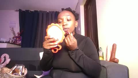 lulu_sparks1 online show from February 2, 2026, 2:43 am