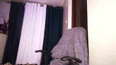 lulu_sparks1 online show from May 10, 2026, 5:12 am
