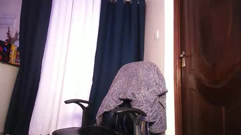 lulu_sparks1 online show from May 12, 2026, 8:55 am