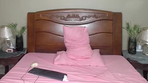 Snapshot of lulu_wild chatting on October 26, 2025, 12:22 pm lulu_wild online show from October 26, 2025, 12:22 pm