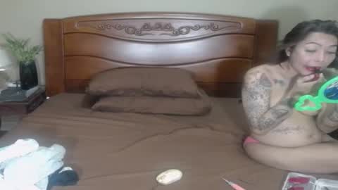 Snapshot of lulu_wild chatting on December 19, 2025, 10:55 am lulu_wild online show from December 19, 2025, 10:55 am