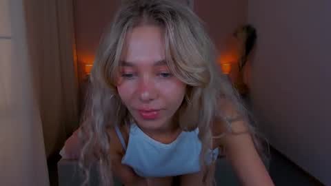 Snapshot of lulualise chatting on June 23, 2026, 3:43 pm Alise online show from June 23, 2026, 3:43 pm