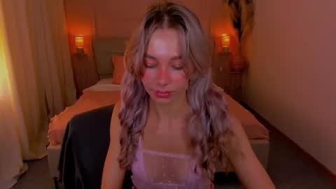 Snapshot of lulualise chatting on July 17, 2026, 2:13 pm Alise online show from July 17, 2026, 2:13 pm