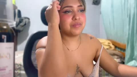 lulunini2004 online show from February 3, 2026, 6:40 am