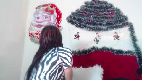 Snapshot of luluu_08 chatting on December 12, 2024, 7:37 pm LULU online show from December 12, 2024, 7:37 pm