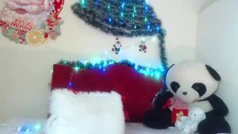 Snapshot of luluu_08 chatting on December 21, 2024, 6:02 pm LULU online show from December 21, 2024, 6:02 pm