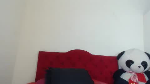 Snapshot of luluu_08 chatting on February 8, 2025, 8:53 pm LULU online show from February 8, 2025, 8:53 pm