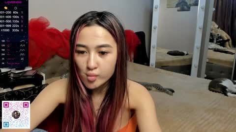 luluu_l online show from December 8, 2024, 6:43 am