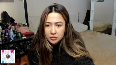 luluu_l online show from January 11, 2025, 8:43 am