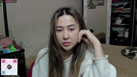 luluu_l online show from January 15, 2025, 7:01 pm