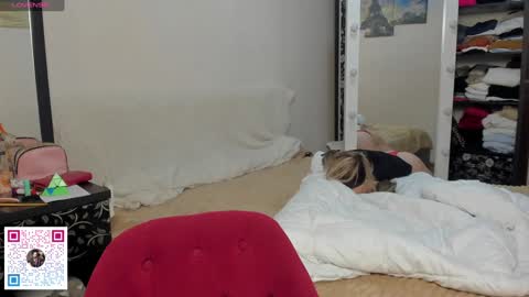 luluu_l online show from January 16, 2025, 6:27 pm