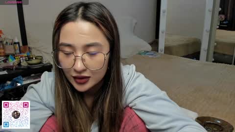 luluu_l online show from January 23, 2025, 3:48 am