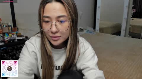 luluu_l online show from January 23, 2025, 11:15 pm