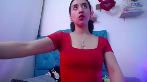 Snapshot of luly_blue chatting on December 15, 2024, 4:18 am Luly online show from December 15, 2024, 4:18 am