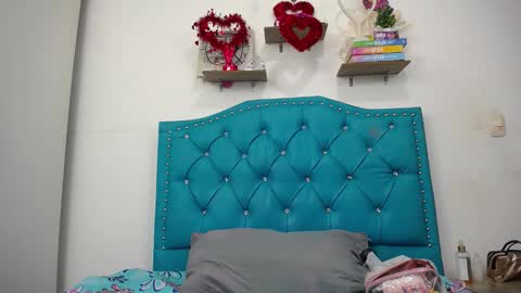 Snapshot of luly_blue chatting on January 9, 2025, 4:19 am Luly online show from January 9, 2025, 4:19 am