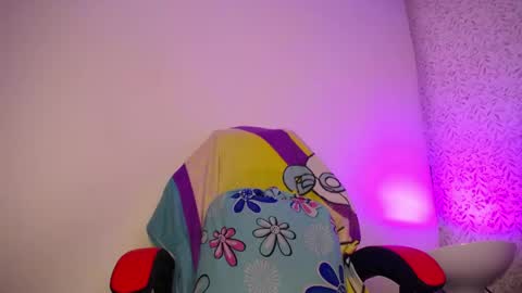 Snapshot of luly_blue chatting on April 28, 2026, 3:11 am Luly online show from April 28, 2026, 3:11 am