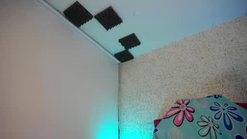 Snapshot of luly_blue chatting on May 14, 2026, 3:46 am Luly online show from May 14, 2026, 3:46 am
