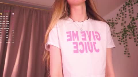 Snapshot of lumapop chatting on October 24, 2025, 9:28 am Kate online show from October 24, 2025, 9:28 am