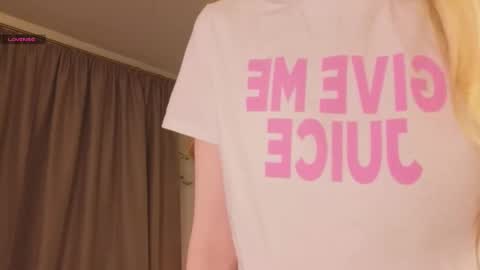 Snapshot of lumapop chatting on October 26, 2025, 8:09 am Kate online show from October 26, 2025, 8:09 am